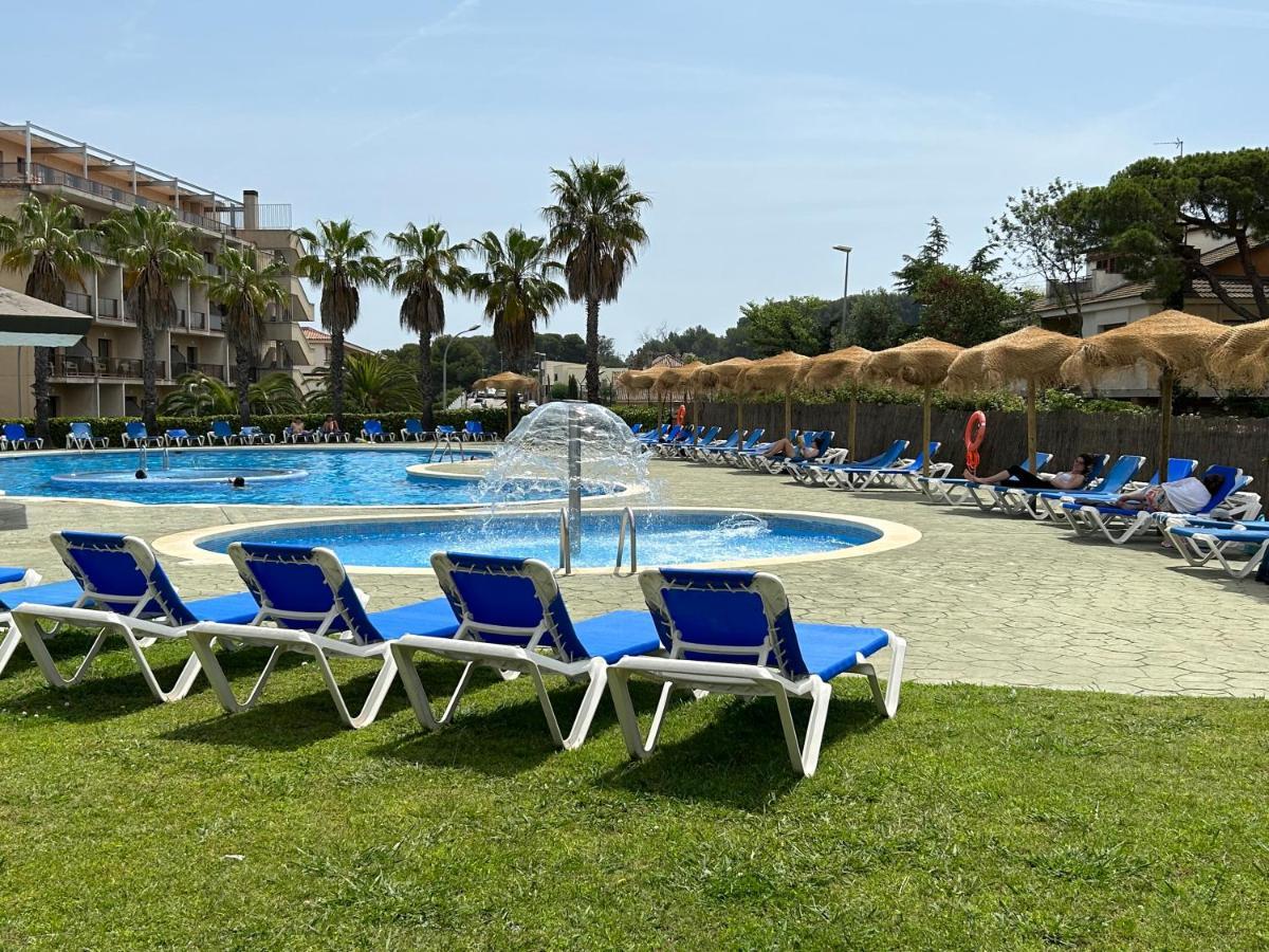 Aparthotel Ar Bolero Park Lloret de Mar Esterno foto