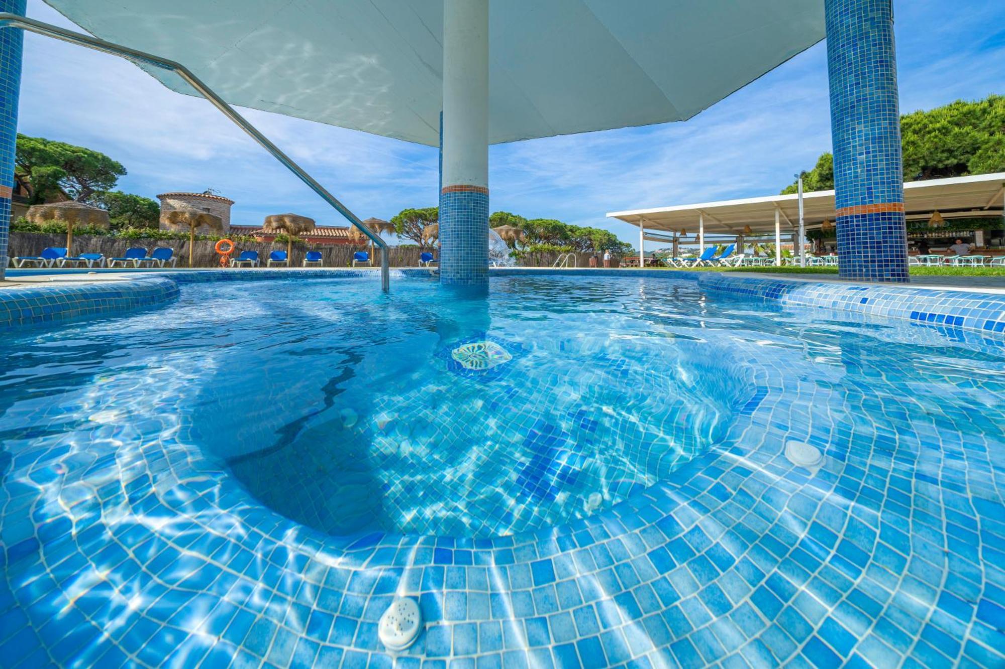 Aparthotel Ar Bolero Park Lloret de Mar Esterno foto