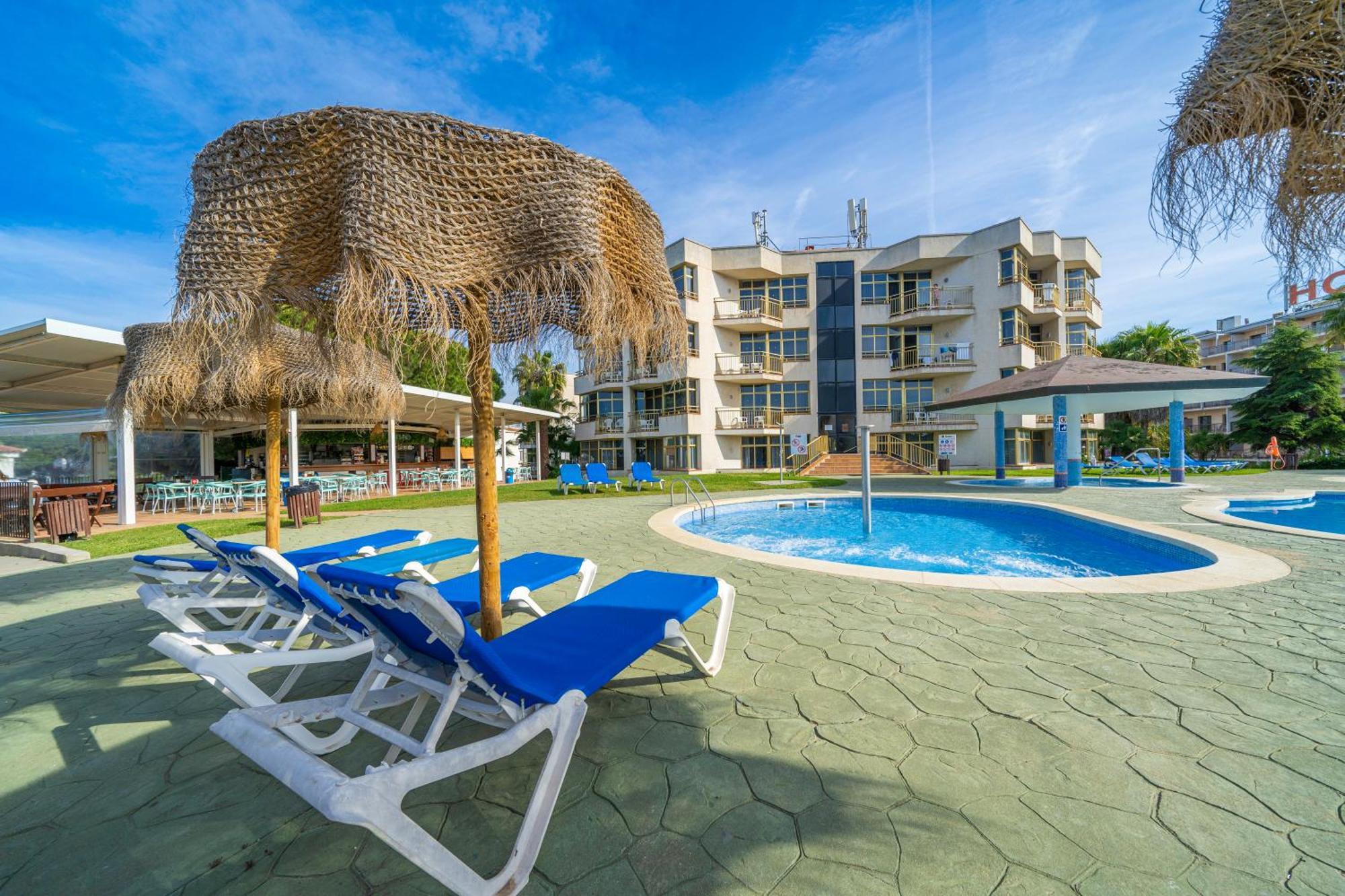 Aparthotel Ar Bolero Park Lloret de Mar Esterno foto