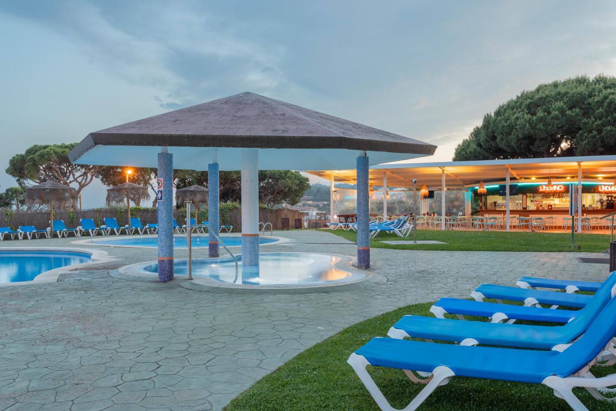 Aparthotel Ar Bolero Park Lloret de Mar Esterno foto