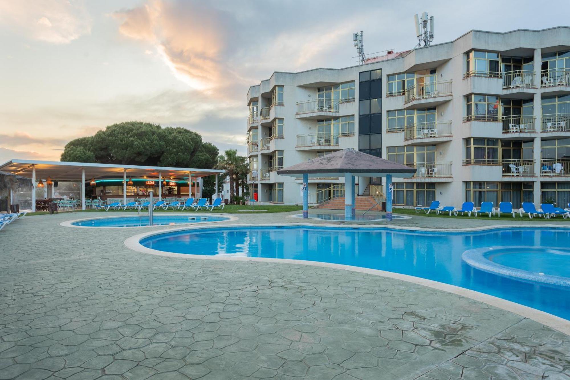 Aparthotel Ar Bolero Park Lloret de Mar Esterno foto