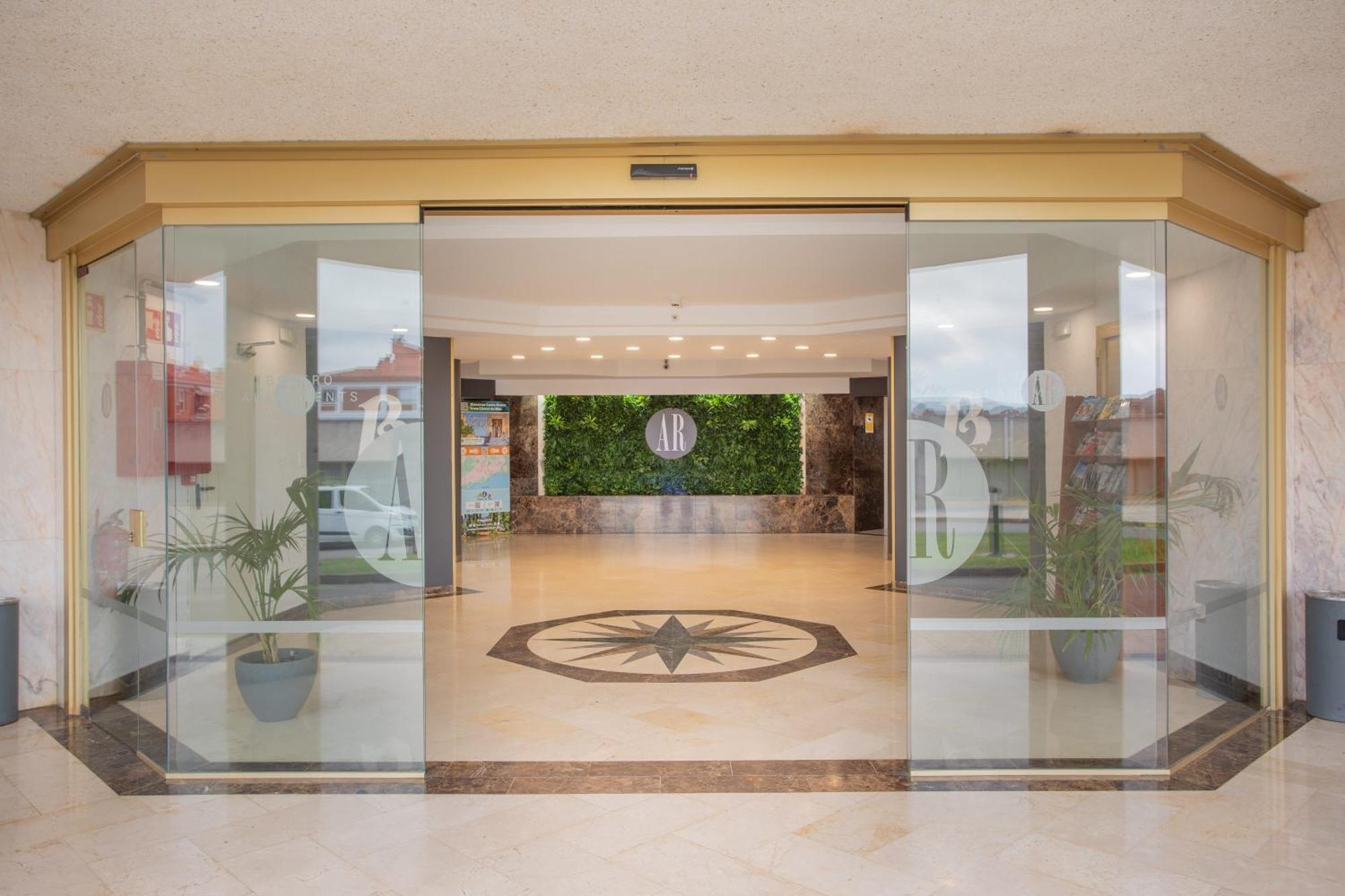 Aparthotel Ar Bolero Park Lloret de Mar Esterno foto