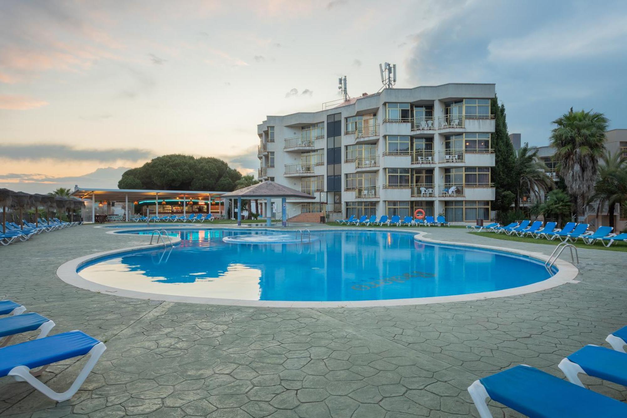 Aparthotel Ar Bolero Park Lloret de Mar Esterno foto